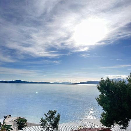 The Hill Sea View Apartment Sarande Bagian luar foto