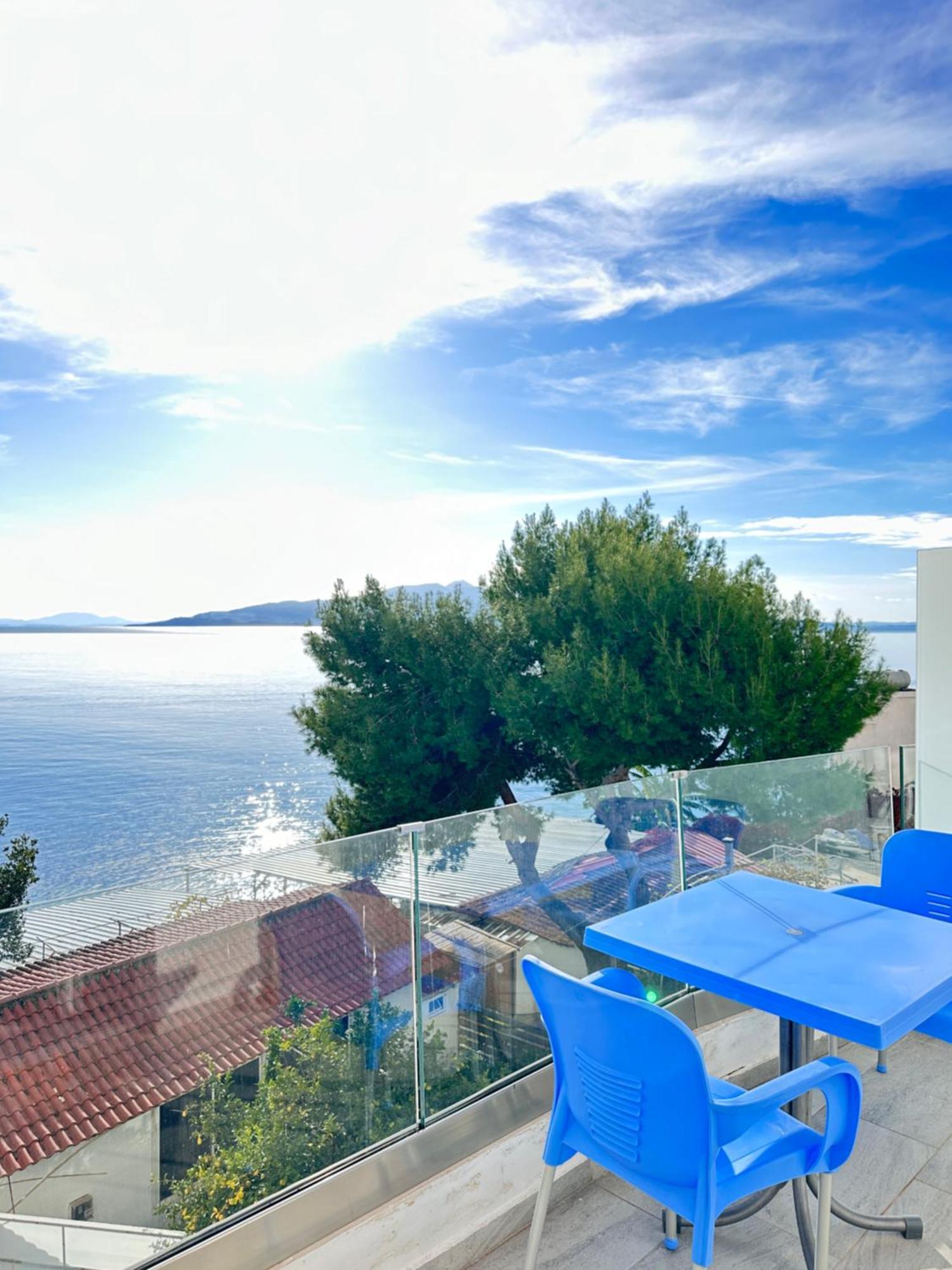 The Hill Sea View Apartment Sarande Bagian luar foto