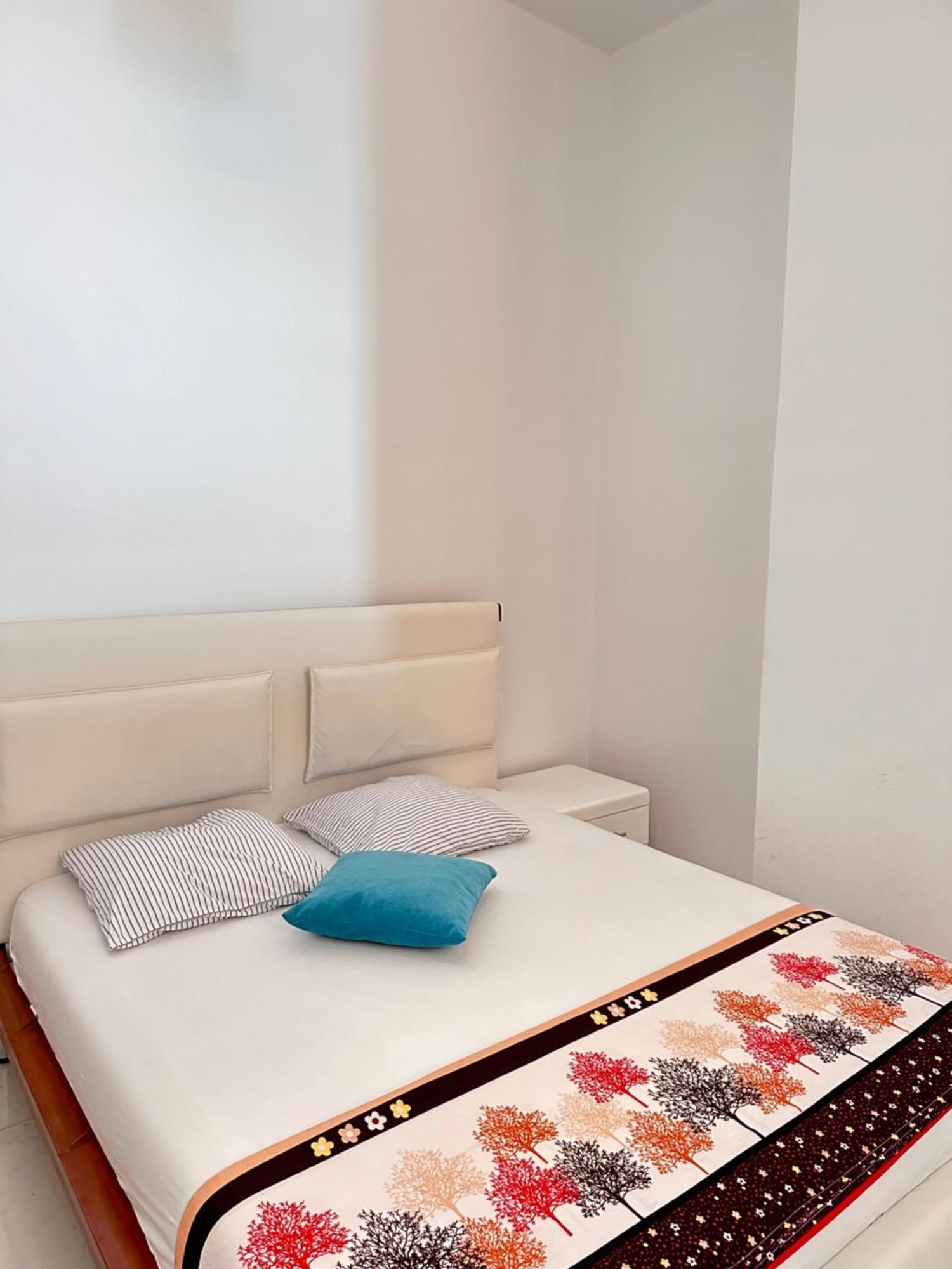 The Hill Sea View Apartment Sarande Bagian luar foto