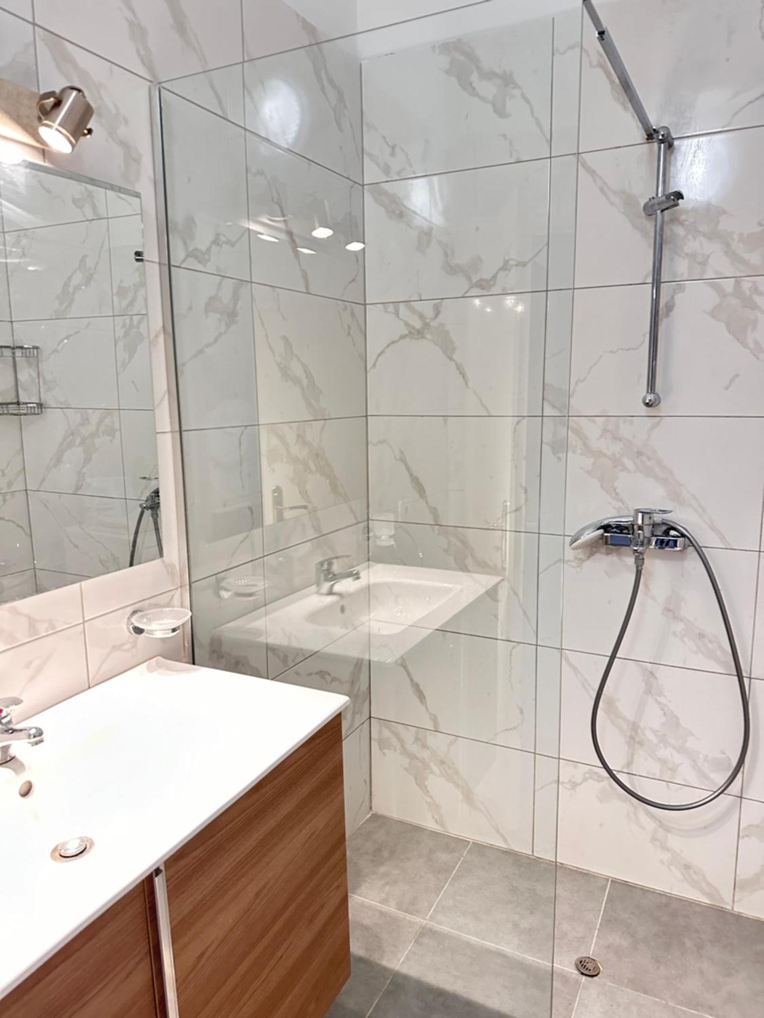 The Hill Sea View Apartment Sarande Bagian luar foto